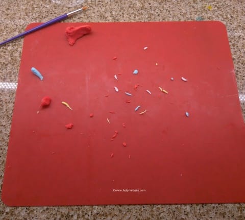 1 Quick way to clean your silicon mat.jpg