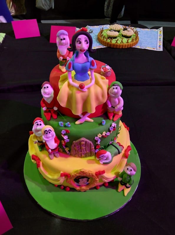 Cake and Bake Show Manchester 2015  (35) Snow White and the Seven Dwarves.jpg