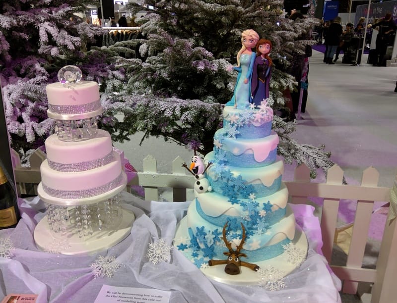 50 Lilo and Stitch Cake Design (Cake Idea) - October 2019  Stitch cake,  Lilo and stitch cake, Disney birthday cakes