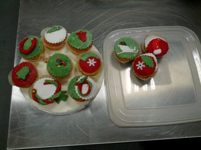 Claire's christmas Cupcakes.jpg