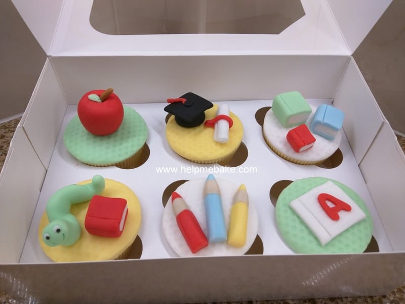 Graduation cupcakes (12).jpg