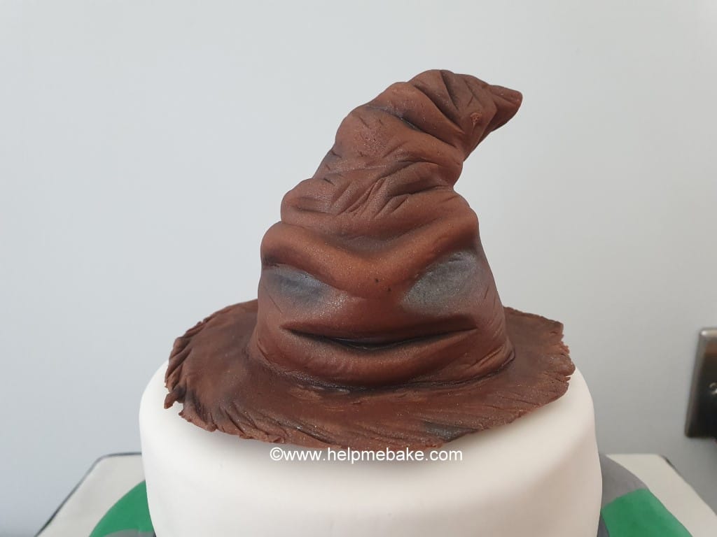 https://www.helpmebake.com/attachments/how-to-make-a-harry-potter-sorting-hat-by-help-me-bake-jpg.6765/