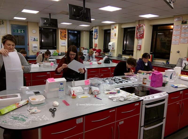 Student Christmas Cupcake Workshop  (19).jpg