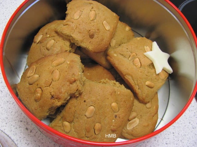 Susans Peanut Cookies.jpg