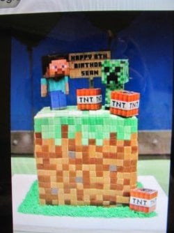 Help to make Minecraft Cake.JPG Help to make Minecraft Cake.JPG