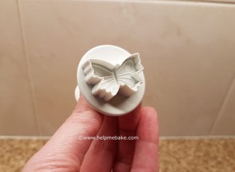 4 Butterfly Tutorial Help Me Bake-001.jpg 4 Butterfly Tutorial Help Me Bake-001.jpg