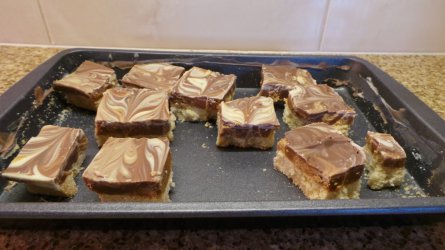 1 millionaires shortbread by help me bake (Medium).JPG 1 millionaires shortbread by help me bake (Medium).JPG