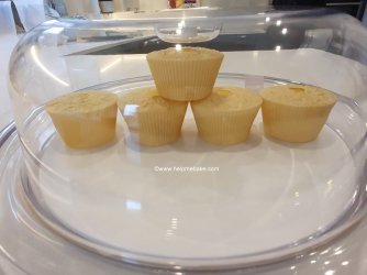 4 Omada Cake Stand Review by Help Me Bake.jpg 4 Omada Cake Stand Review by Help Me Bake.jpg