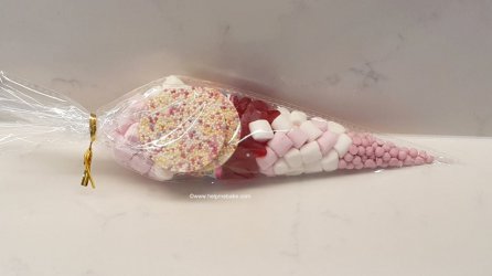 2cb Sweet Cones by Help Me Bake.jpg 2cb Sweet Cones by Help Me Bake.jpg