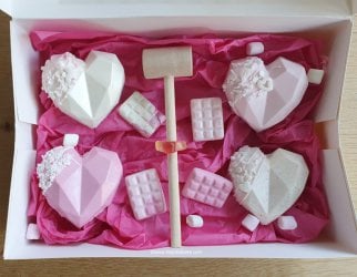 5 Mini Wooden Hammer Review by Help Me Bake Smashable Hearts Gift Box (Medium).jpg 5 Mini Wooden Hammer Review by Help Me Bake Smashable Hearts Gift Box (Medium).jpg