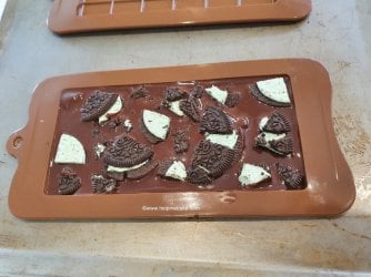 Mint Allure Homemade Choc Bar tutorial by Help Me Bake (6) (Medium).jpg