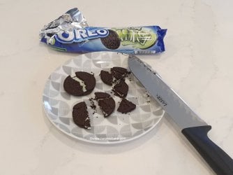 Mint Allure Homemade Choc Bar tutorial by Help Me Bake (11) (Medium).jpg