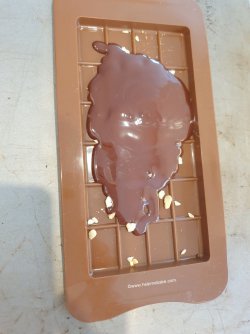 Cookie Nut Bliss homemade choc bar by help me bake tutorial (1).jpg