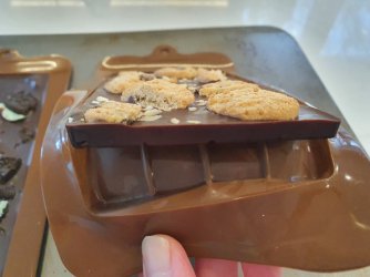 Cookie Nut Bliss homemade choc bar by help me bake tutorial (4).jpg