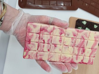Strawberry Swirl Homemade choc bar by Help Me Bake Tutorial (Medium) (16).jpg Strawberry Swirl Homemade choc bar by Help Me Bake Tutorial (Medium) (16).jpg