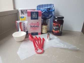 Jam shortcake Tutorial by Help Me Bake (Medium).jpg Jam shortcake Tutorial by Help Me Bake (Medium).jpg