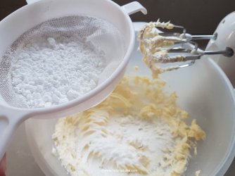 Jam Shortcake tutorial by Help Me Bake 4b (2).jpg Jam Shortcake tutorial by Help Me Bake 4b (2).jpg