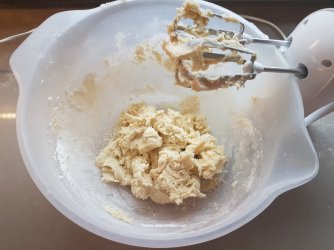Jam shortcake tutorial by Help Me Bake 6b (2).jpg Jam shortcake tutorial by Help Me Bake 6b (2).jpg