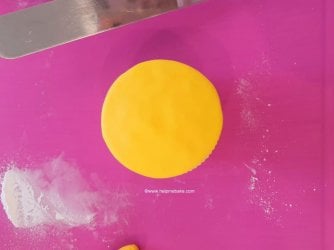 4 Easter Chick Cupcake Topper 2D by Help Me Bake.jpg 4 Easter Chick Cupcake Topper 2D by Help Me Bake.jpg