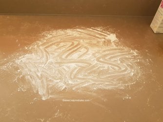 13 How to cover a cake by help me bake.jpg 13 How to cover a cake by help me bake.jpg