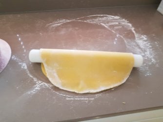 20 How to cover a cake by help me bake.jpg 20 How to cover a cake by help me bake.jpg