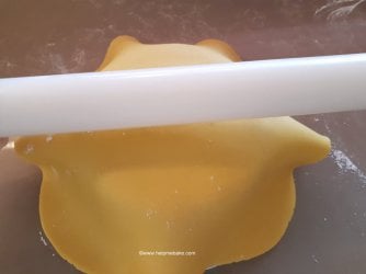 22 How to cover a cake by help me bake.jpg 22 How to cover a cake by help me bake.jpg