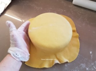 25 How to cover a cake by help me bake.jpg