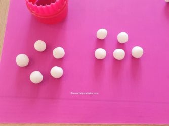 How to make a Football Topper Tutorial by Help Me Bake 1 (7) (Medium).jpg How to make a Football Topper Tutorial by Help Me Bake 1 (7) (Medium).jpg