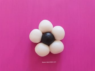 How to make a Football Topper Tutorial by Help Me Bake 1 (14) (Medium).jpg How to make a Football Topper Tutorial by Help Me Bake 1 (14) (Medium).jpg