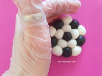 How to make a Football Topper Tutorial by Help Me Bake 1 (17) (Medium).jpg How to make a Football Topper Tutorial by Help Me Bake 1 (17) (Medium).jpg