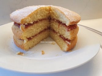 Wilton 5 Pan Tin Experiment by Help Me Bake (6) (Medium).jpg