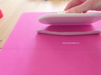 Rainbow Cake Topper Tutorial by Help Me Bake (5) (Medium).jpg Rainbow Cake Topper Tutorial by Help Me Bake (5) (Medium).jpg