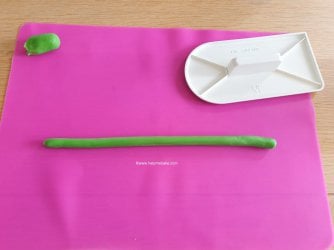 Rainbow Cake Topper Tutorial by Help Me Bake (9) (Medium).jpg Rainbow Cake Topper Tutorial by Help Me Bake (9) (Medium).jpg