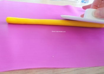 Rainbow Cake Topper Tutorial by Help Me Bake (12) (Medium).jpg Rainbow Cake Topper Tutorial by Help Me Bake (12) (Medium).jpg