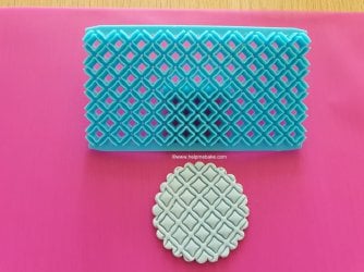 Embossed Moulds Review by Help Me Bake (20) (Medium).jpg Embossed Moulds Review by Help Me Bake (20) (Medium).jpg