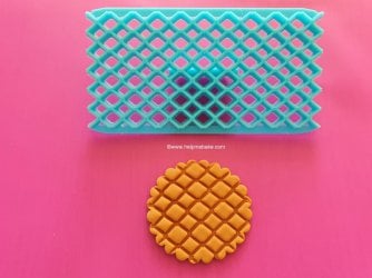 Embossed Moulds Review by Help Me Bake (22) (Medium).jpg Embossed Moulds Review by Help Me Bake (22) (Medium).jpg