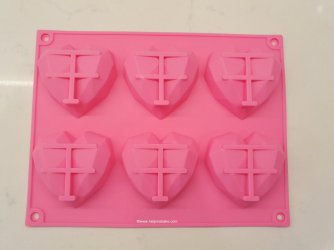 Smashable Heart Mould by Help Me Bake Medium.jpg Smashable Heart Mould by Help Me Bake Medium.jpg
