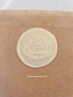How to make chocolate stamp decorations by Help Me Bake (27) (Medium).jpg How to make chocolate stamp decorations by Help Me Bake (27) (Medium).jpg