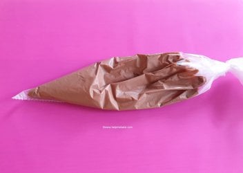 Castle Chocolatiers Chocolate Drop Review by Help Me Bake (10) (Medium).jpg