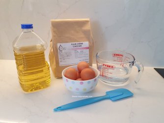 2 Creme Cake Mix Review by Help Me Bake (Medium).jpg 2 Creme Cake Mix Review by Help Me Bake (Medium).jpg