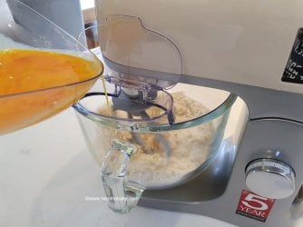 11 Method Plain Creme Cake Mix Review by Help Me Bake (Medium).jpg