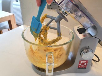 12 Method Plain Creme Cake Mix Review by Help Me Bake (Medium).jpg