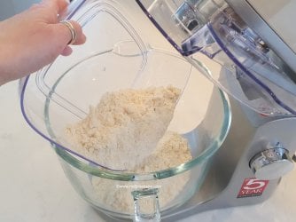 Plain Creme Mix Cupcakes by Help Me Bake 2 (Medium).jpg