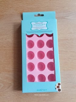 How to make small chocs by Help Me Bake 1.jpg How to make small chocs by Help Me Bake 1.jpg