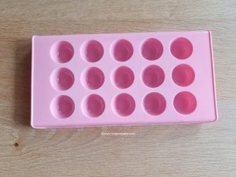 How to make small chocs by Help Me Bake 2.jpg How to make small chocs by Help Me Bake 2.jpg