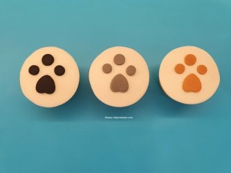 Paw Prints tutorial by Help Me Bake.jpg Paw Prints tutorial by Help Me Bake.jpg