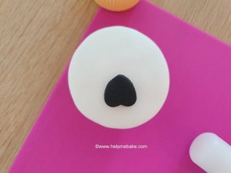 Paw Prints Tutorial by Help Me Bake 8.jpg Paw Prints Tutorial by Help Me Bake 8.jpg