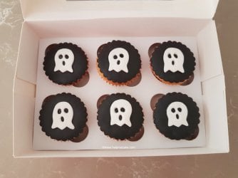 Easy Ghost Cupcakes Tutorial 1 (Medium).jpg