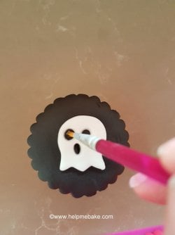 20 Easy Ghost Cupcake Tutorial by Help Me Bake.jpg