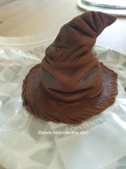 16 How to make a Harry Potter Sorting Hat Cake Topper by Help Me Bake.jpg 16 How to make a Harry Potter Sorting Hat Cake Topper by Help Me Bake.jpg